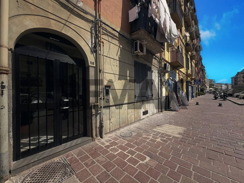 Bilocale, Napoli