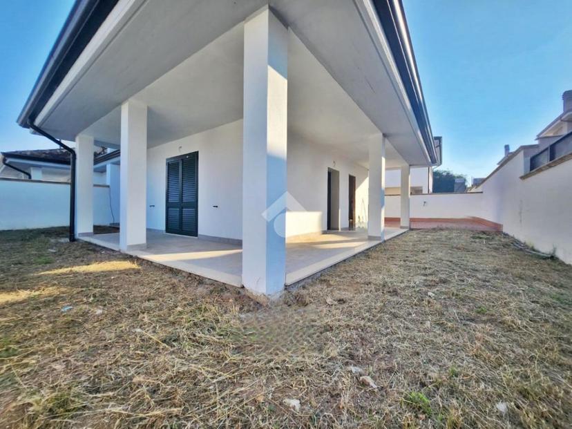 Villa in Via del Canneto 20, Anzio