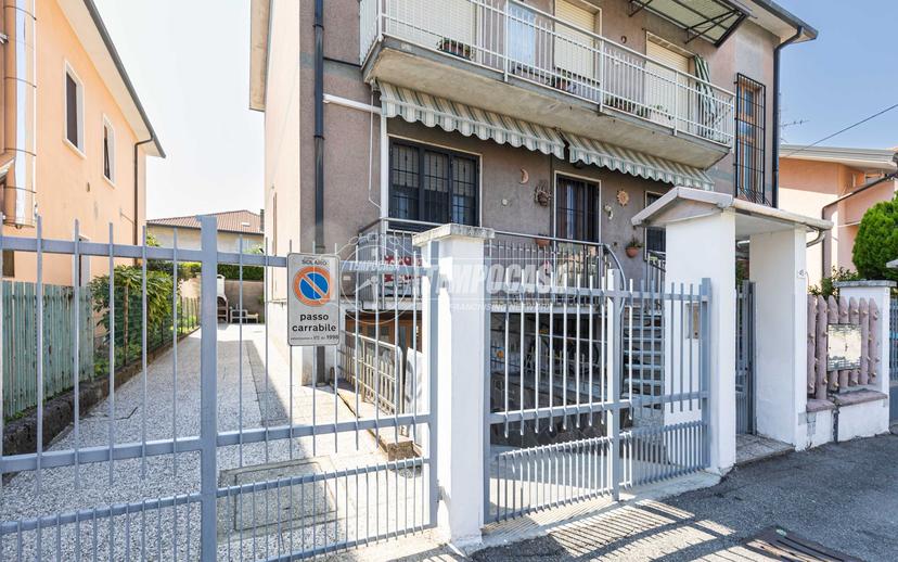 Quadrilocale in Via delle Vigne, Solaro — foto 4 di 5