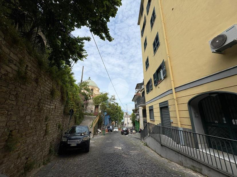 Trilocale in Vico Spagnuolo a Quisisana 2, Castellammare di Stabia — foto 4 di 5