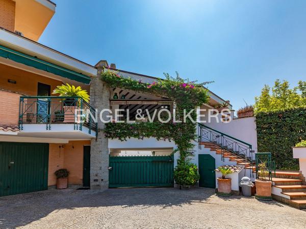 Villa bifamiliare in Via Licio Giorgieri, Roma
