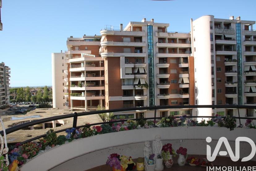 Trilocale in Via di Acilia 221, Roma