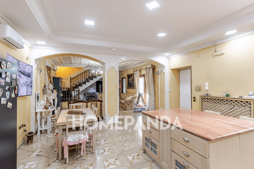 Casa indipendente in Vico I Parrocchia 8, Napoli