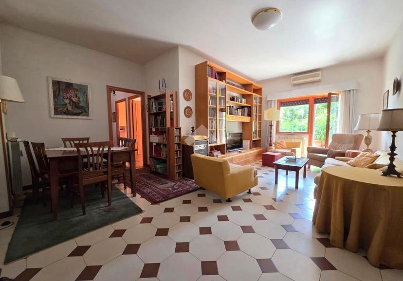Trilocale in Via Cassia 1712, Roma