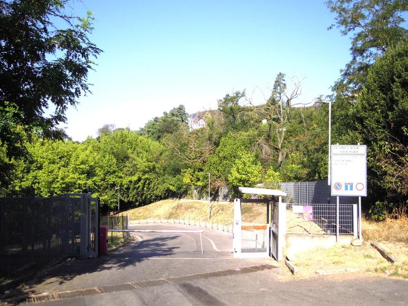 Bilocale in Via Tomba di Nerone , Roma