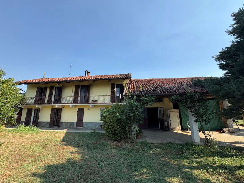 Casa indipendente in Frazione Stella, Macello
