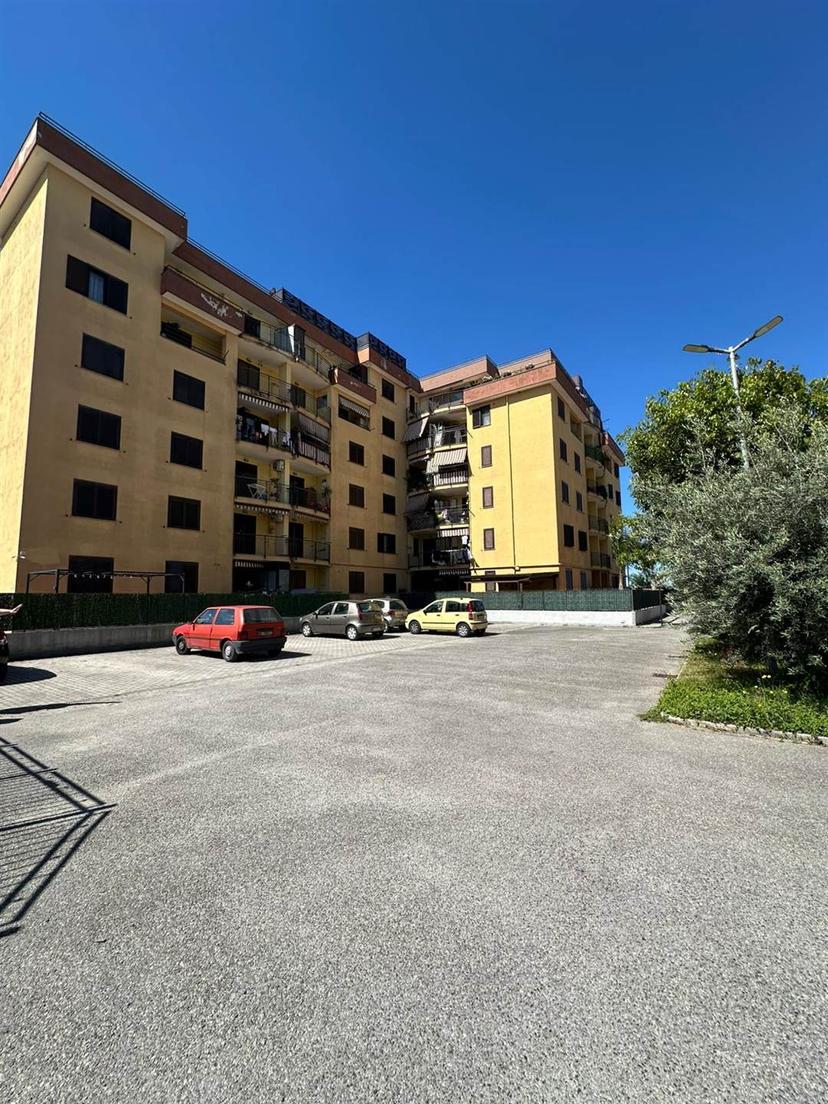 Bilocale in Via Pigna P.Co Caracciolo, Giugliano in Campania