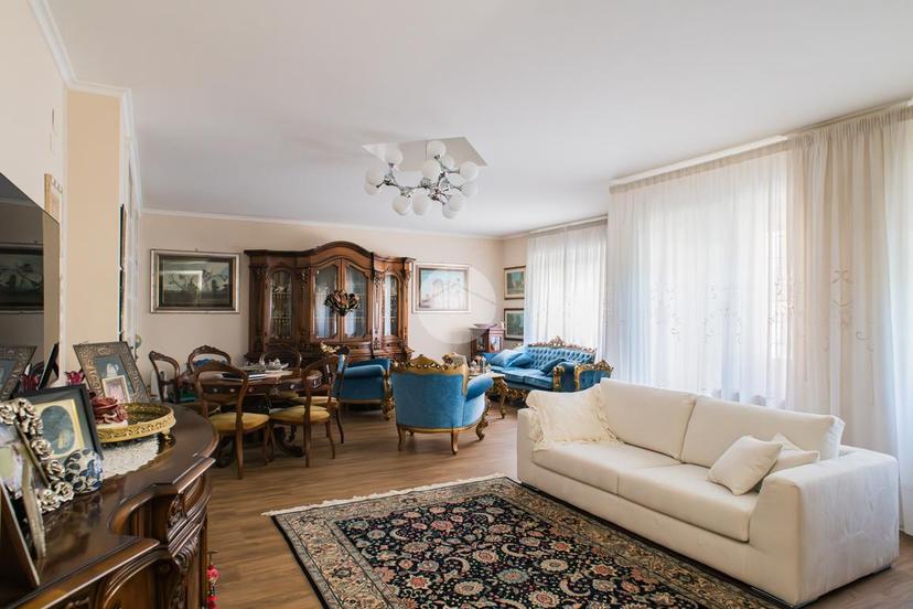 Appartamento in Circonvallazione Gianicolense 37, Roma