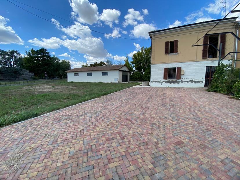 Villa bifamiliare in Via Dozza 39, Castel Guelfo di Bologna — foto 3 di 5
