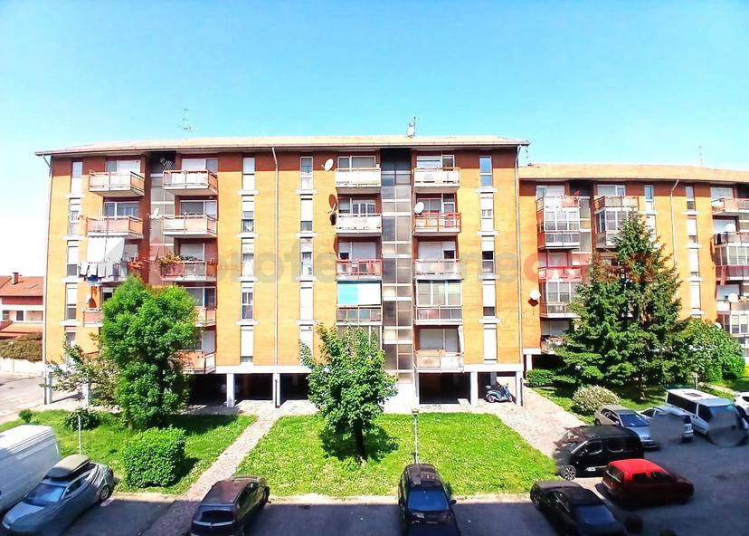 Trilocale in Via Verdi  19, Pieve Emanuele