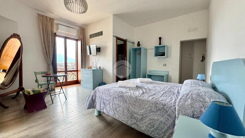 Appartamento in P.Za Giuseppe Garibaldi 3, Napoli
