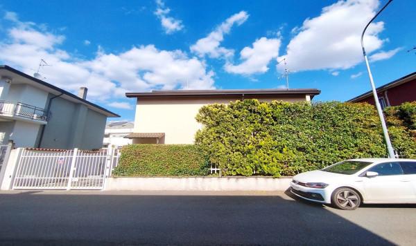 Villa in Via Francesco Petrarca 43, Rho — foto 4 di 5