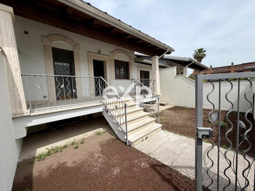 Villa in Via Pietro Romani, 43a, Roma
