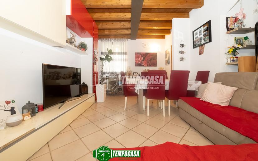 Trilocale in Via ai Campi 2, Cambiago