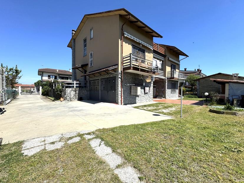 Trilocale in Via dei Giardini 11, Poirino — foto 3 di 5