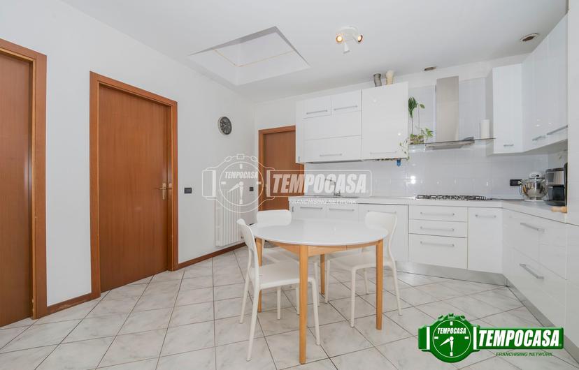Trilocale in Via Carso, Locate di Triulzi — foto 2 di 5