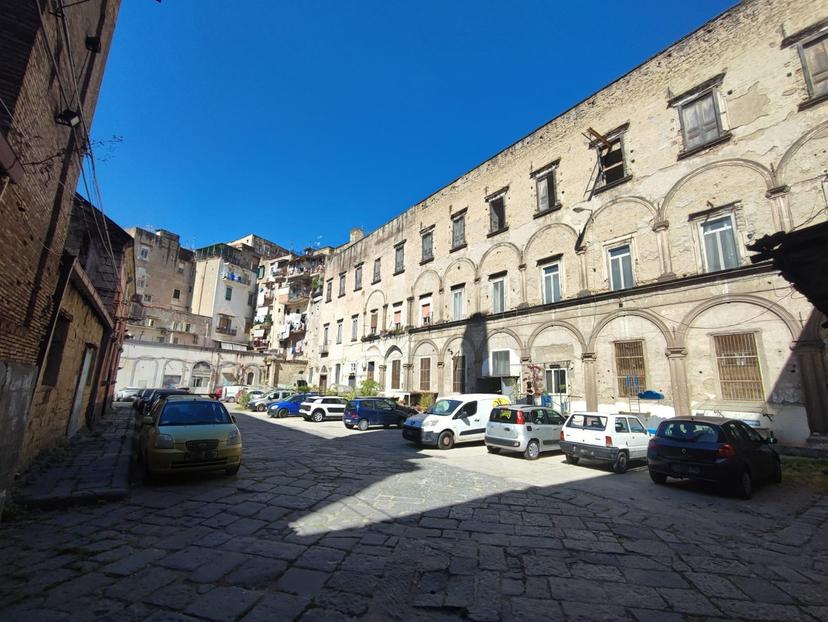 Bilocale in Piazza Enrico De Nicola 46, Napoli