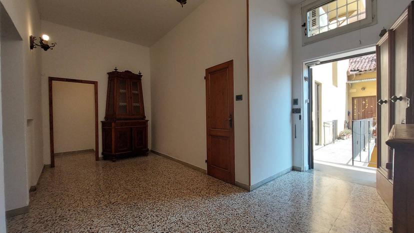 Quadrilocale in Via del Borgo di San Pietro, Bologna