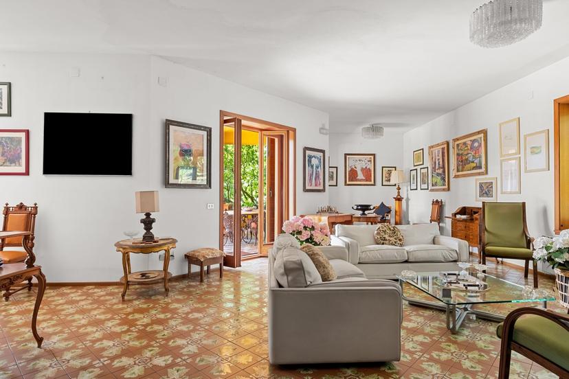 Villa unifamiliare in Via Ferdinando Russo 29, Napoli