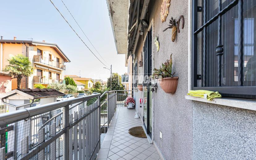Quadrilocale in Via delle Vigne, Solaro — foto 2 di 5