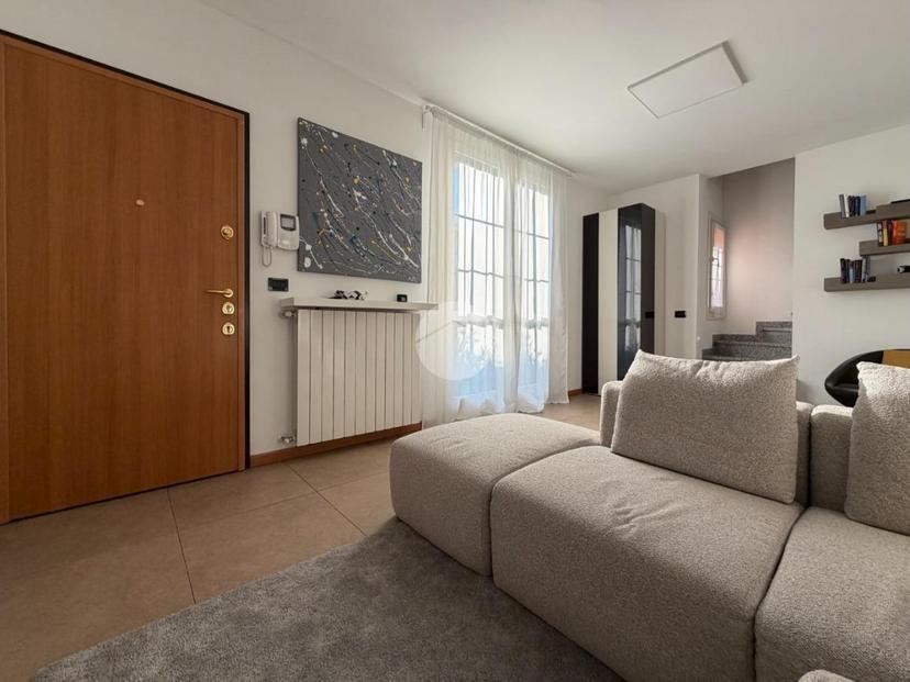 Villa a schiera in Via Sant'Antonio 17, Pessano con Bornago — foto 2 di 5
