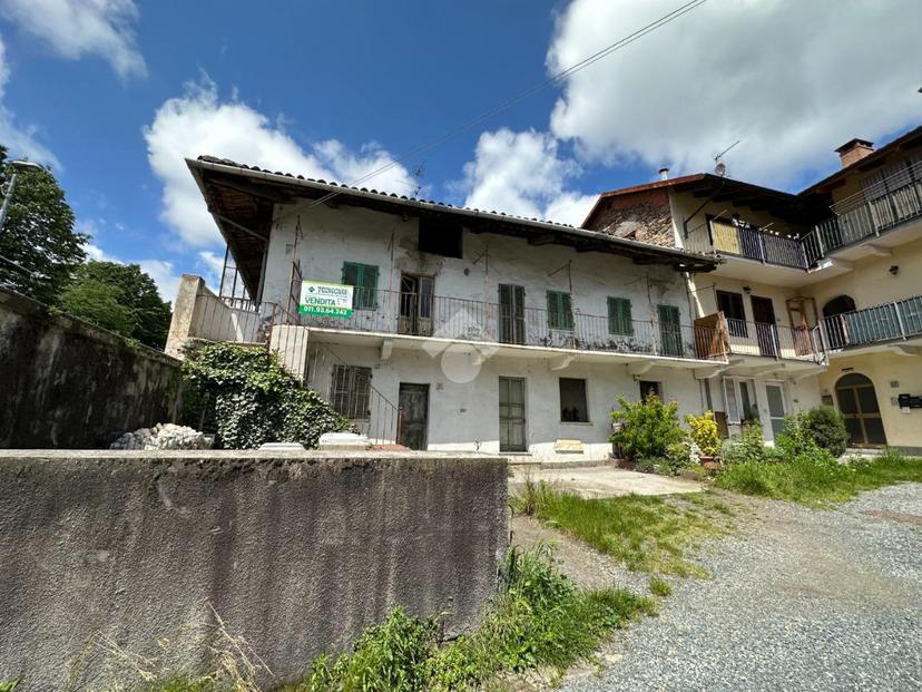 Casa indipendente in Via Marchini Francesco 19, Giaveno — foto 2 di 5