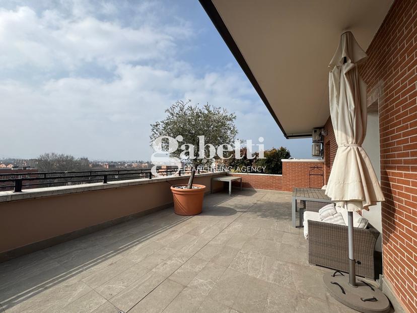 Appartamento in Via Roncaglio, Bologna