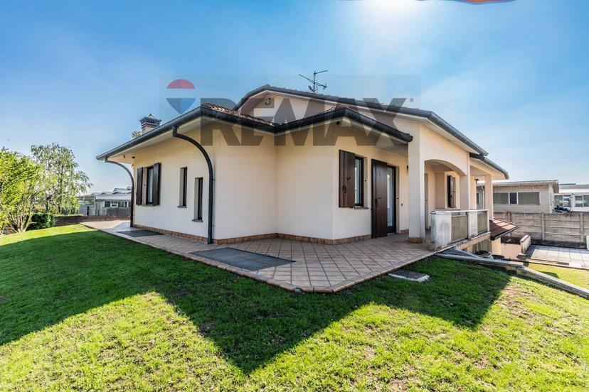 Villa in Via Settembrini 27, Lainate — foto 4 di 5