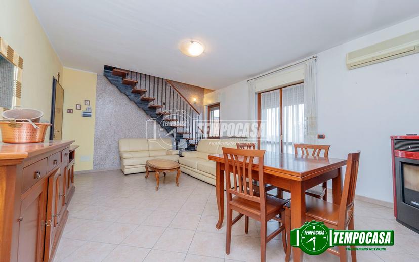 Trilocale in Via Roggia Nuova, Gaggiano — foto 2 di 5