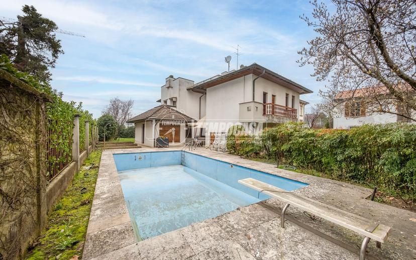 Villa, Melzo