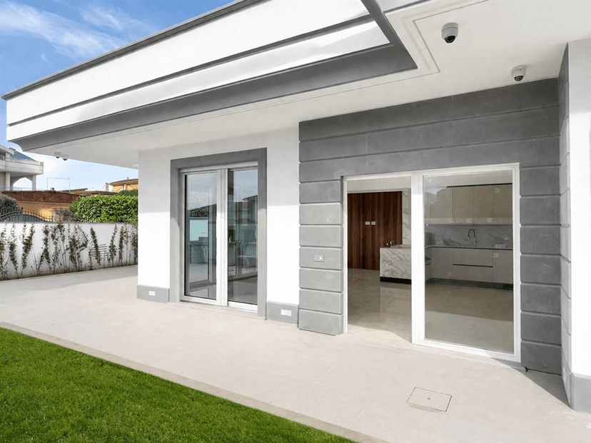 Villa bifamiliare in Via Bronte 42, Roma