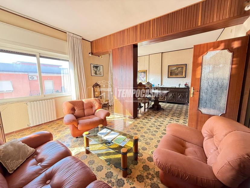 Appartamento in Viale Leone, Portici