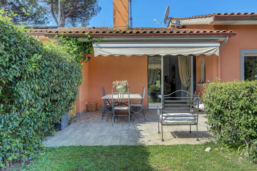 Villa in Largo Olgiata  15, Roma