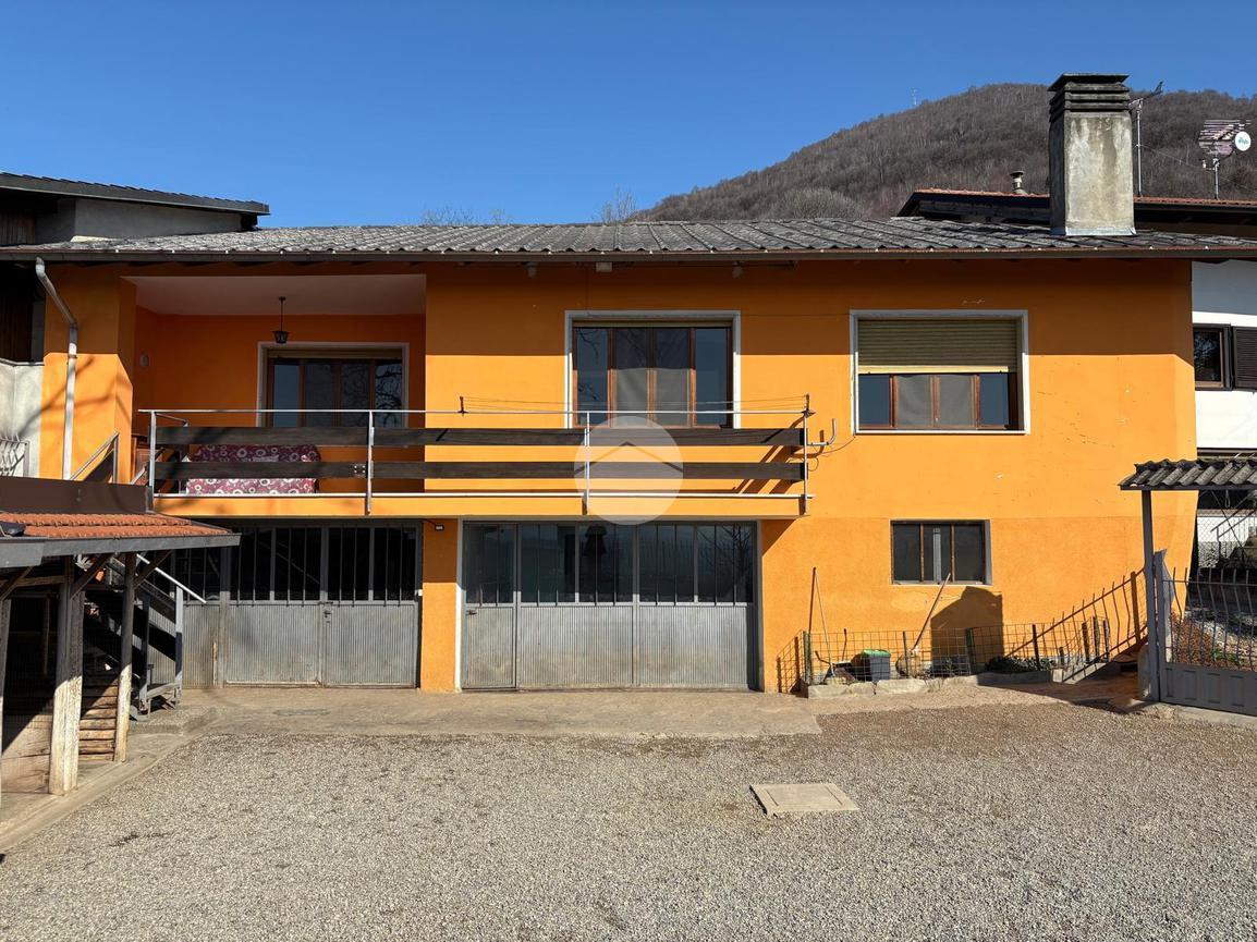 Casa indipendente in Località Vernetti 2, Cuorgnè