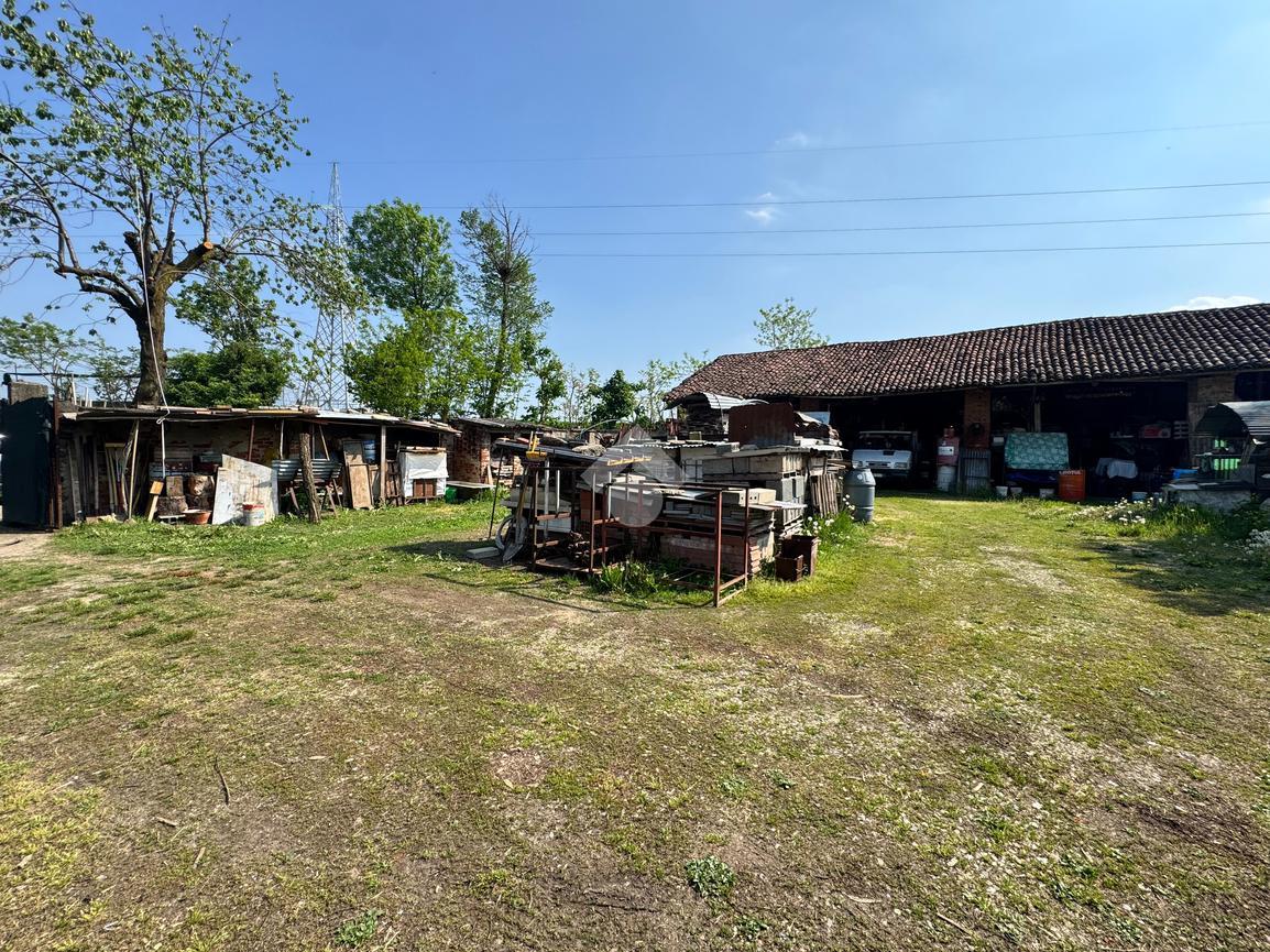 Casa indipendente in Via Tosi 1, Carmagnola
