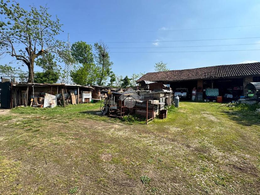 Casa indipendente in Via Tosi 1, Carmagnola