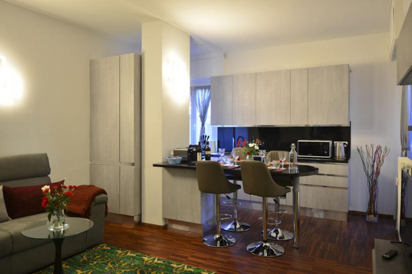Bilocale in Via Rutilia 4, Milano