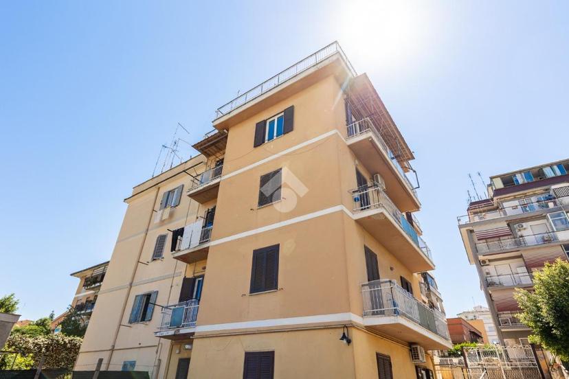Bilocale in Via Cesare Lombroso 17, Roma