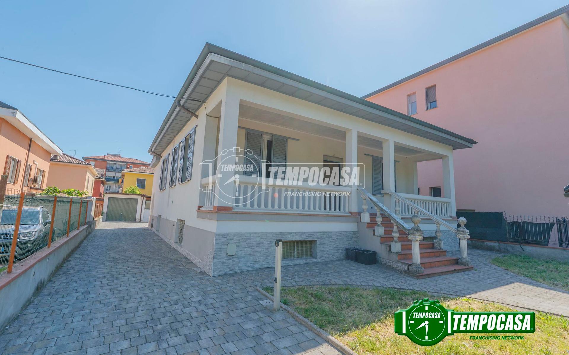 Villa in Via Carlo Alberto, Lacchiarella