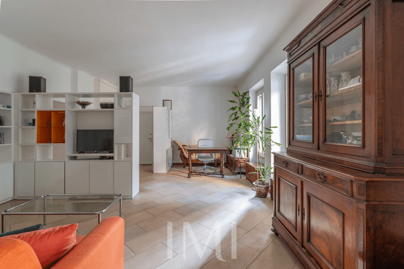 Trilocale in Corso San Gottardo 47, Milano