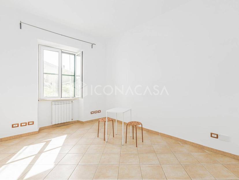 Trilocale in Via della Folgarella 99, Ciampino