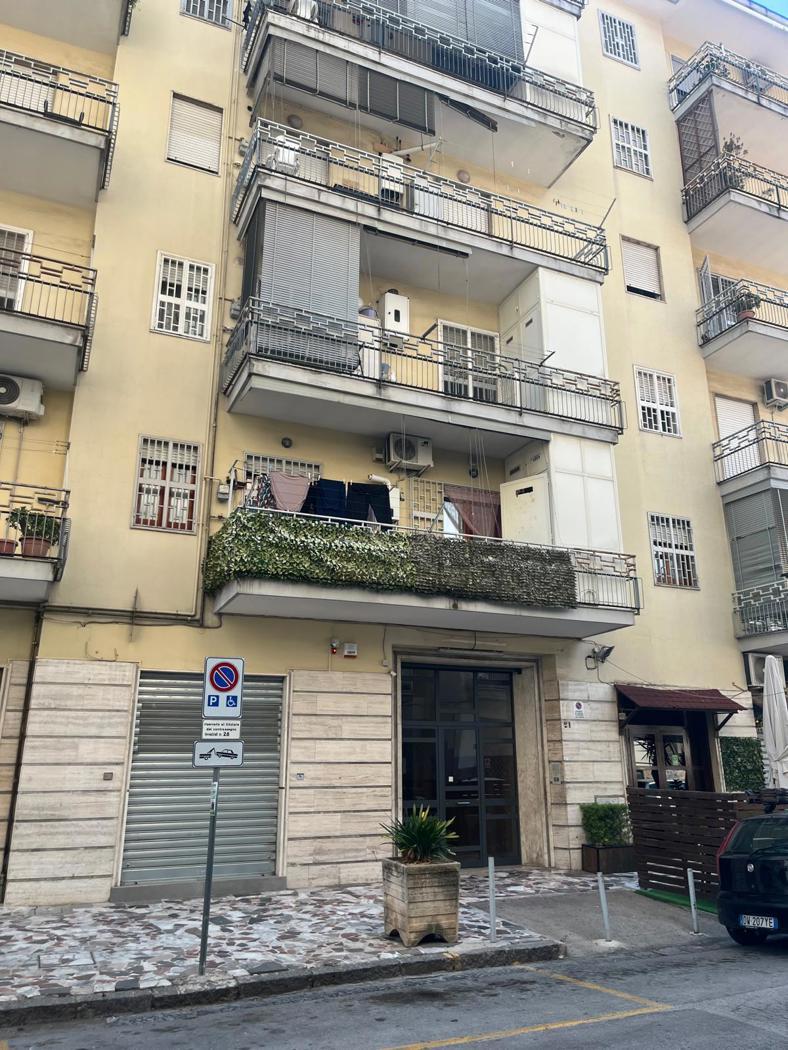 Quadrilocale in Via Vincenzo Ferrara, Casoria