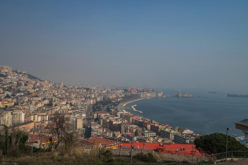 Appartamento in Via Stazio , Napoli