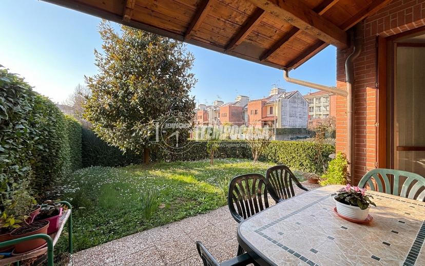 Villa a schiera, Paullo
