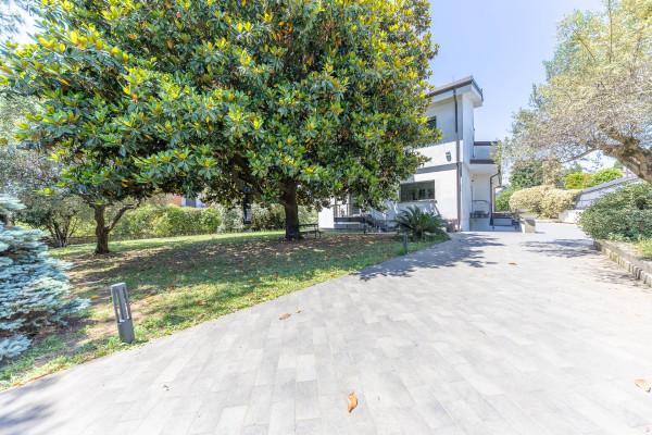 Villa in Viale dei Pini 5, Genzano di Roma