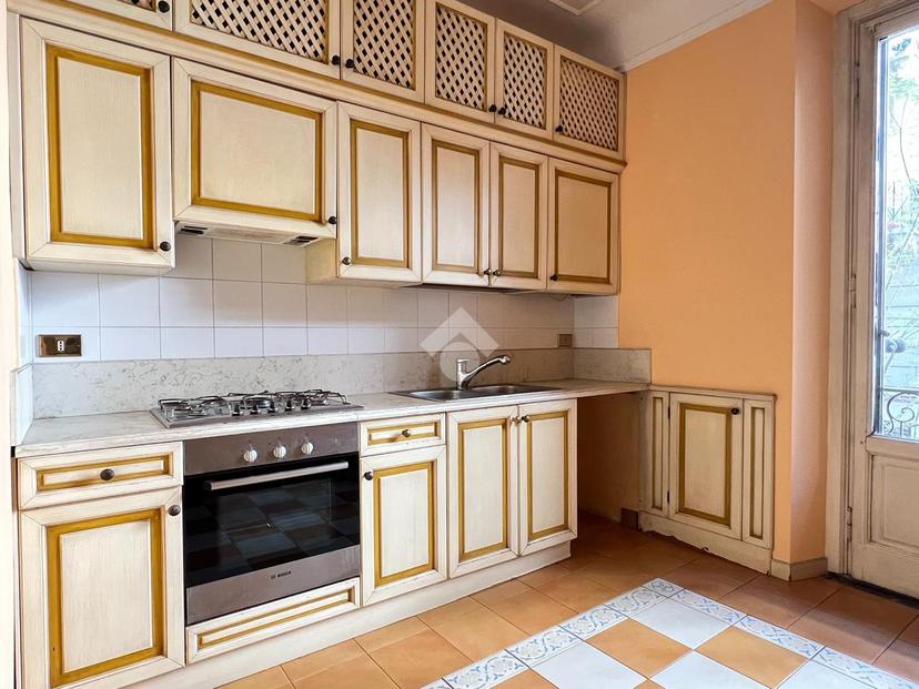 Trilocale in Corso Sempione 12, Milano