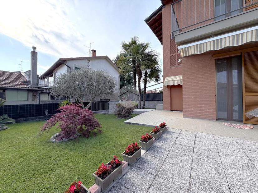 Villa a schiera in Via Fratelli Bandiera 30, Corbetta — foto 4 di 5