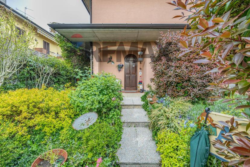 Appartamento in Via Monsignor Pietro Panzetti 16, San Colombano al Lambro