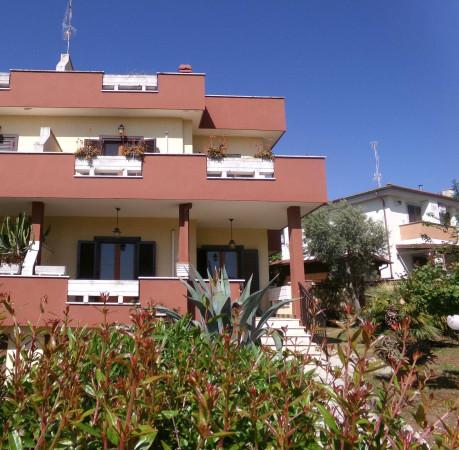 Villa bifamiliare in Viale delle Cerase Marine 5, Anzio