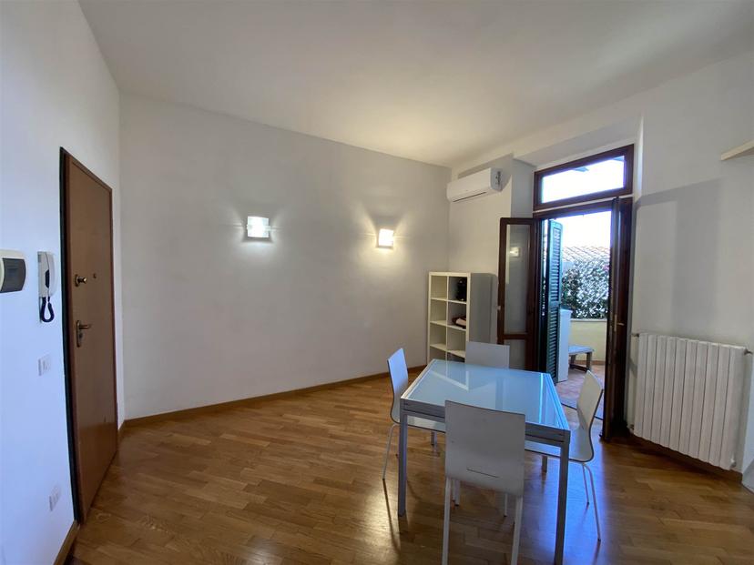 Trilocale, Signa